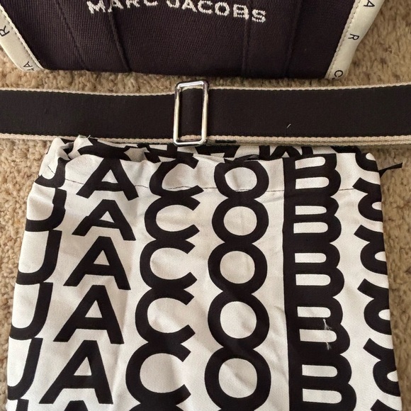 Marc Jacobs Black and White Tote Bag - Picture 2 of 5
